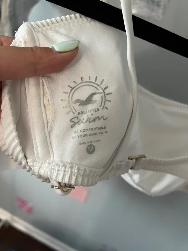 Hollister White bikini top - Image 3
