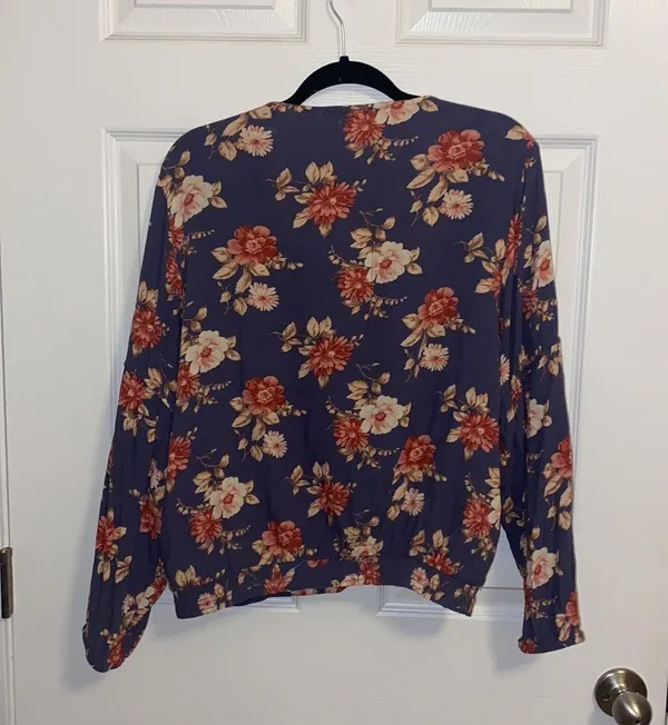 American Eagle Outfitters Blouse - Image 2