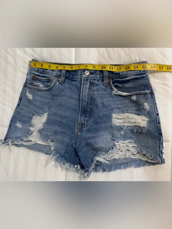 Abercrombie & Fitch Annie High Rise Distressed Shorts Size 29/8 - Image 4