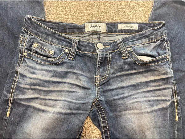 Daytrip Leo Bootcut Jeans - Image 3