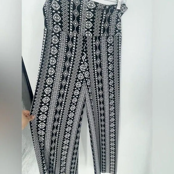 Joyce, Lesslie wide leg pants, size‎ large, black, and white - Image 6
