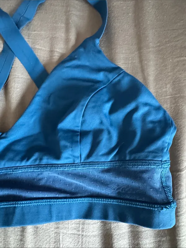 lululemon athletica Blue Crisscross Strap Sports Bra / J31 - Image 2