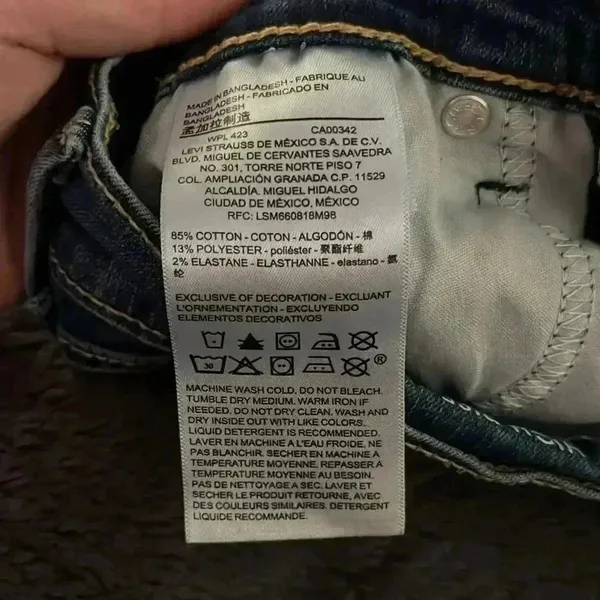 Levi’s high-rise distressed shorts - Image 3