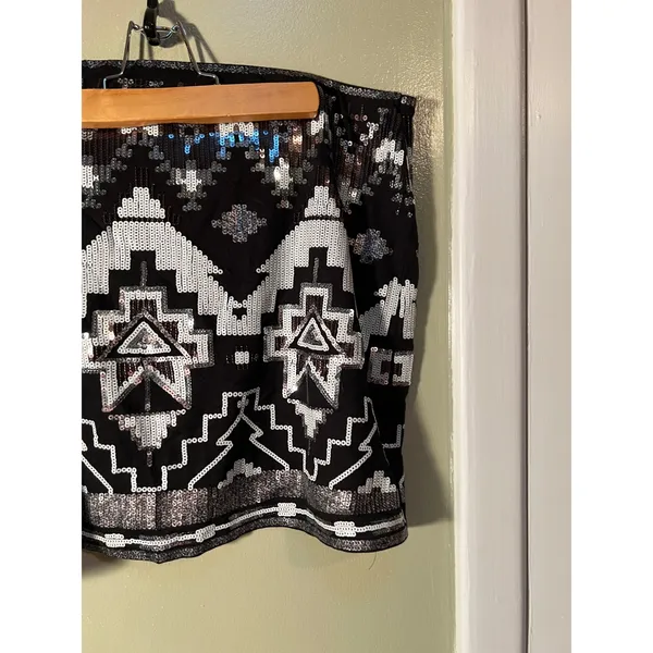 Express Women's Size Large Mini Skirt Black Silver White Sequins Aztec Pull On - Image 10