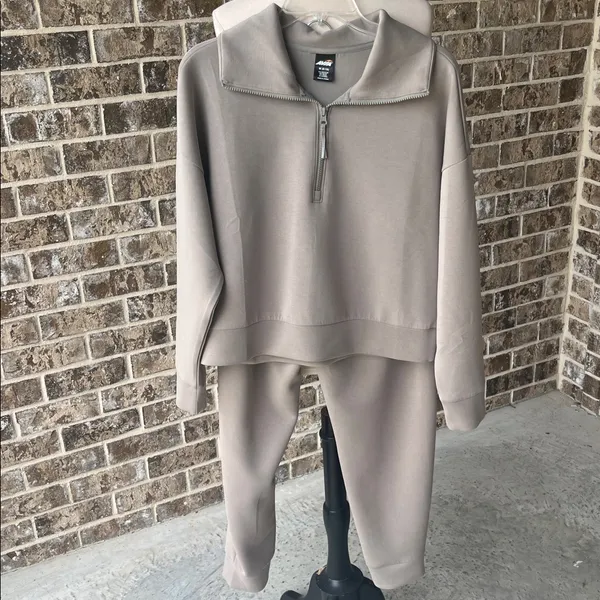 Avia So soft comfy Sweatsuit Sweatshirt Matching Pants Set Women’s Medium Taupe - Image 13