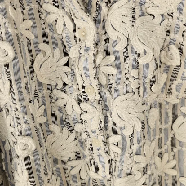 Pilcro Anthropologie The Whitney Tropeze‎ Embroidered Button Front Blouse Medium - Image 3