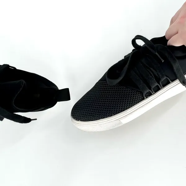 Steve Madden‎ Lancer Pull On Sneaker with Laces Black Size 6.5 - Image 3