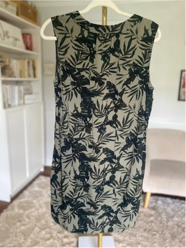 Old Navy Tropical Leaf Shift Dress Sleeveless Resort Coastal Boho Quiet Luxury‎ - Image 3