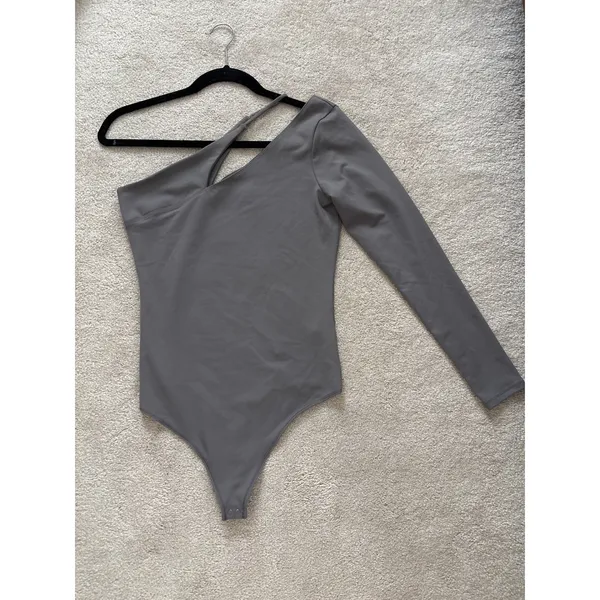 Abercrombie & Fitch Soft One Shoulder Bodysuit Gray‎ Asymmetrical Medium - Image 2