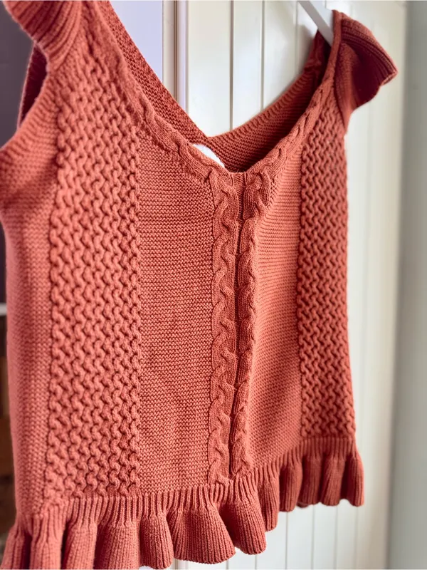 Jessica Simpson Cable Knit Ruffle Cropped Sweater Tank Rust Small S - Image 3