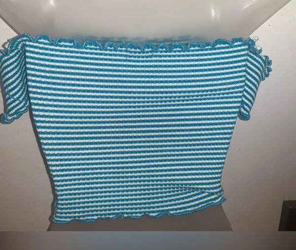 Debut off the shoulder crop top - Image 2