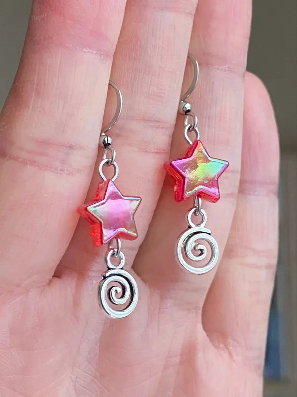 Handmade star & swirl dangle earrings⭐️❤️ - Image 4