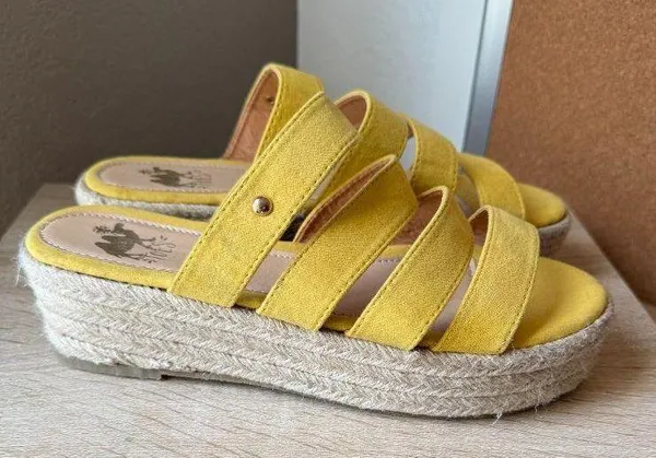 Toes Yellow Espadrille Platform Sandals - Size 10 - Image 3