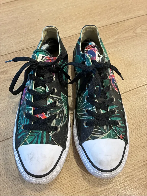 Converse Black Low Top Jungle Safari Leaf Print Sneaker Size Men’s 7/Women’s 9 - Image 4