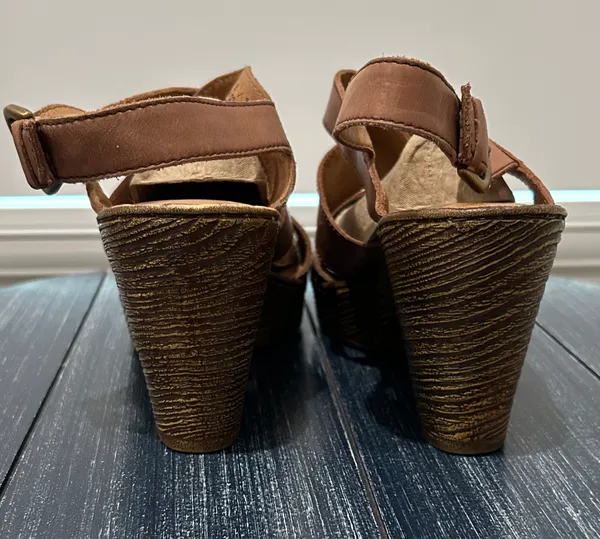 Born Chunky Heel Sandals - Image 5