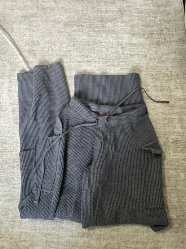 Edikted wynette knit cargo pants size xs - Image 2