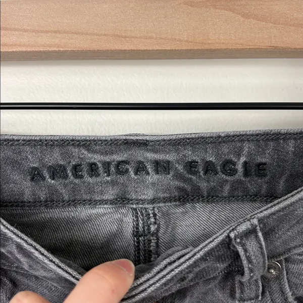 American Eagle Mom Jeans Women’s Size 4 Regular Gray Black Denim Straight Leg - Image 4