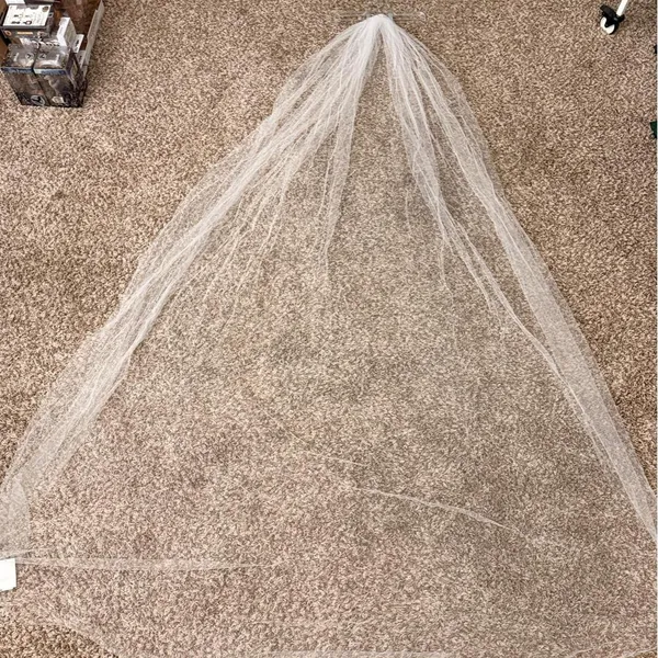 Nina Wedding Veil - 7ft - Image 2