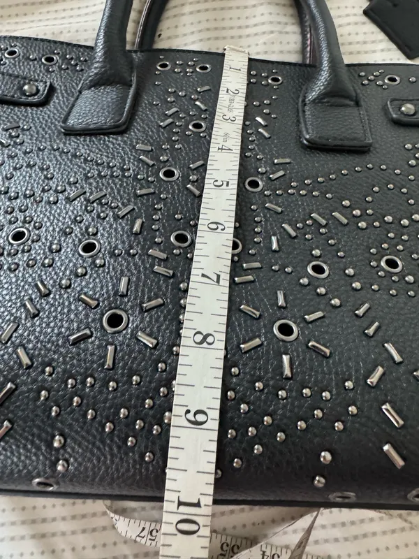 Women’s black handle bag with metal design in the front - Image 9