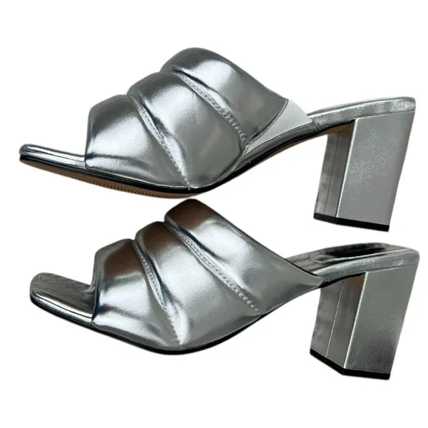 Lisa Vicky Silver Metallic "Very Vicky" Cushion Women's Size 9M Mules Block Heel - Image 5