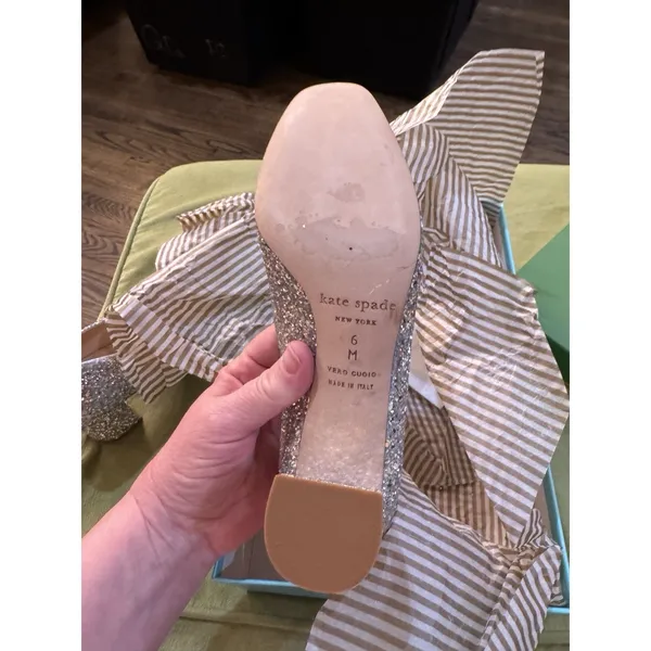 Kate Spade Dolores Silver‎ Gold Glitter Block Heel Pumps Women Size 6 Display - Image 10