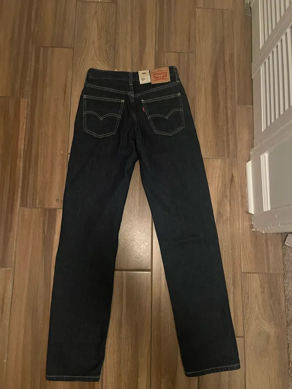 Levis low rise dark wash jeans - Image 4