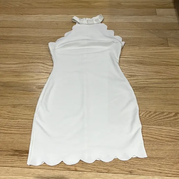 Charlotte Russe White Fitted Scalloped Dress XS - Image 2