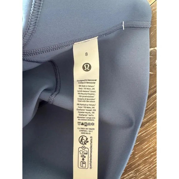 Lululemon Glow Up Tight High Rise 25” Washed Denim Size 8 NWT - Image 5