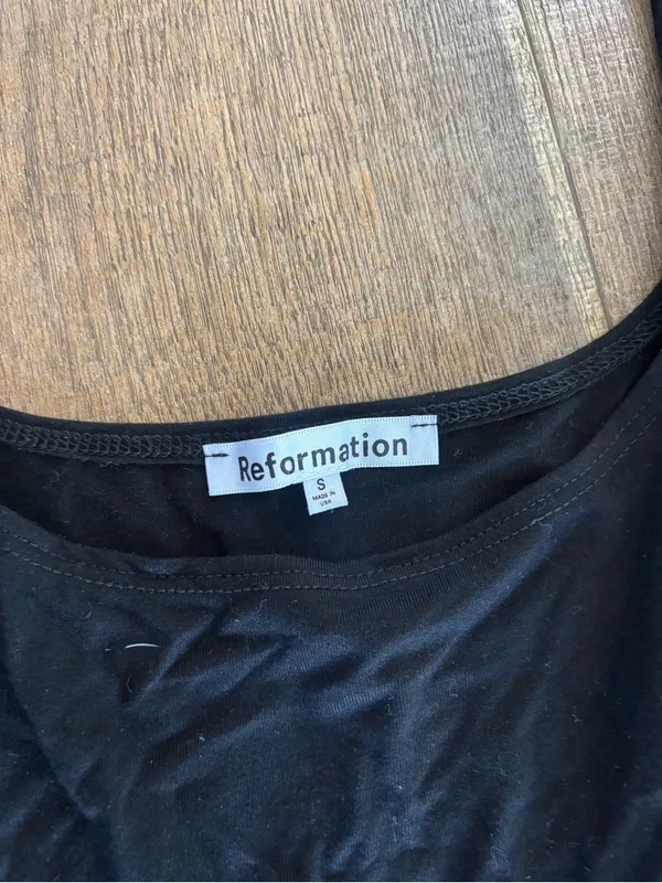 reformation sleeveless black midi dress - Image 3