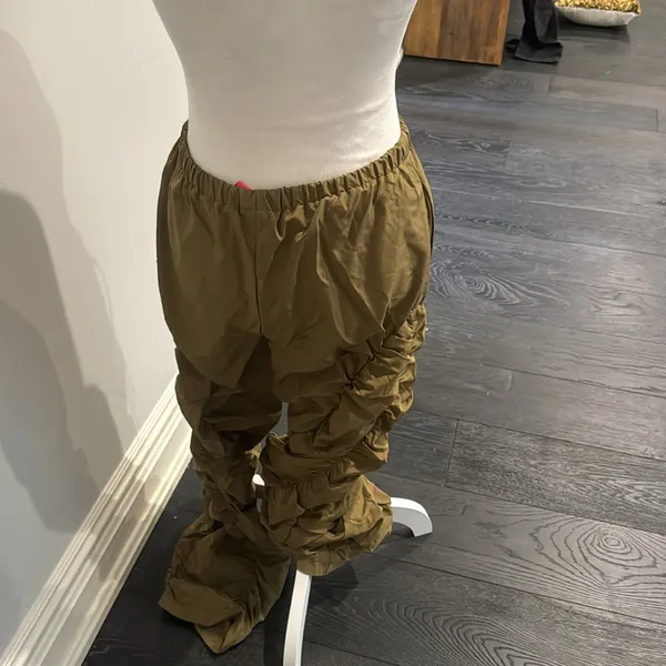 SheIn Olive Green Detailed Cargo Pants - Image 4