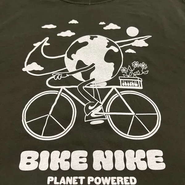 Nike Bike Nike Women’s Earth Day T Shirt White Graphic Boyfriend Tee Sz M - Image 4