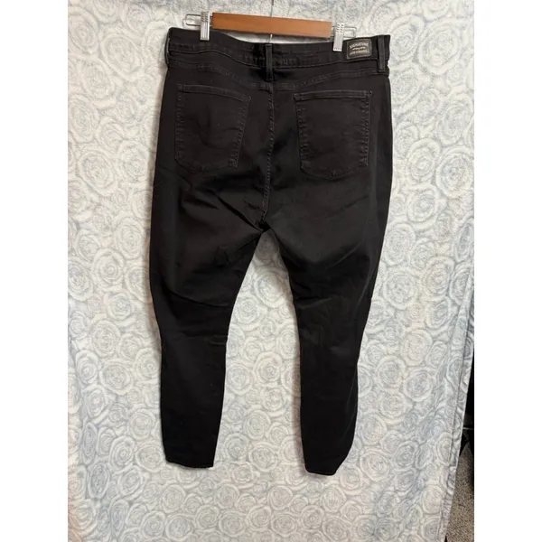Levi's Black High-Rise Skinny Jeans - Image 4
