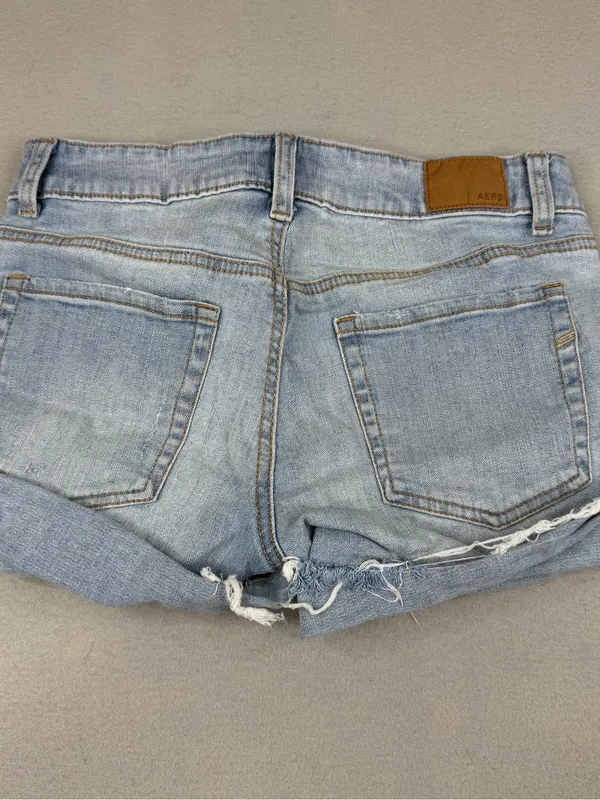 AERO Aeropostale Low Rise Midi Distressed Denim Shorts Light Wash Y2K Size 2 - Image 2