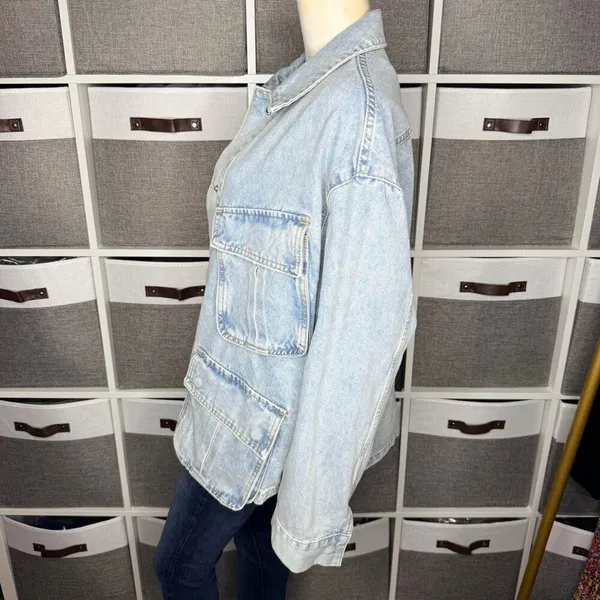 Veveret Denim Utility Jean Jacket Light Wash Oversized Cargo Pockets Size Large - Image 5