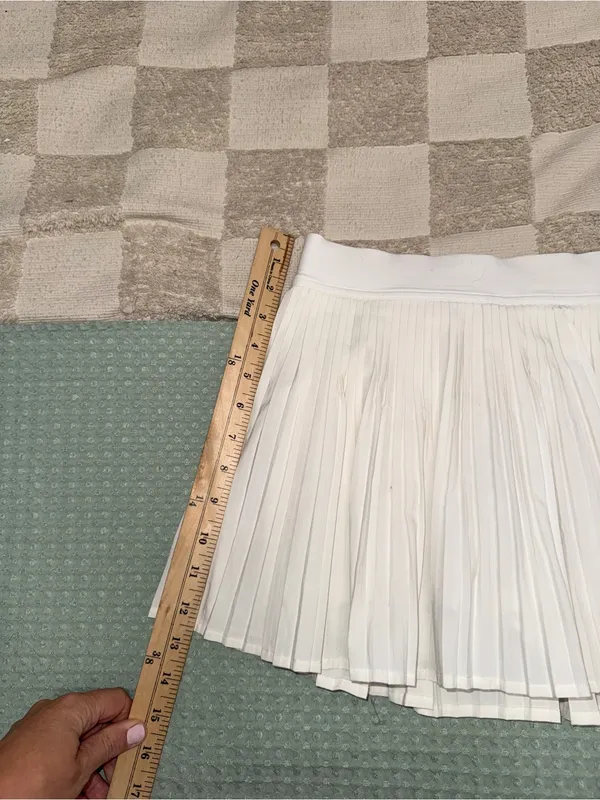 Lululemon Varsity High-Rise Pleated Tennis Skirt White size 4‎ - Image 3