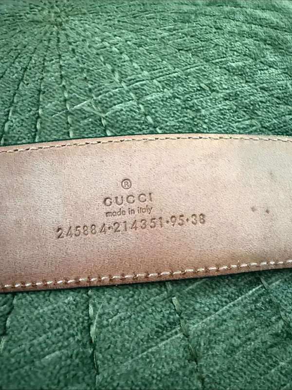 Gucci GG Black Pebbled Leather Classic Chic Belt - Image 3