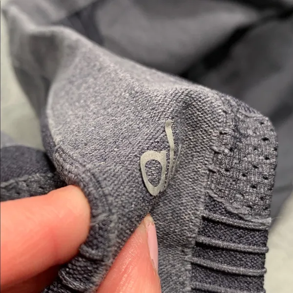 Alo yoga Gray Leggings SAMPLE large - Image 14