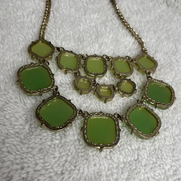 Women’s Large Faceted Green Acrylic Statement Bib Necklace Gold-tone 20” - Image 3