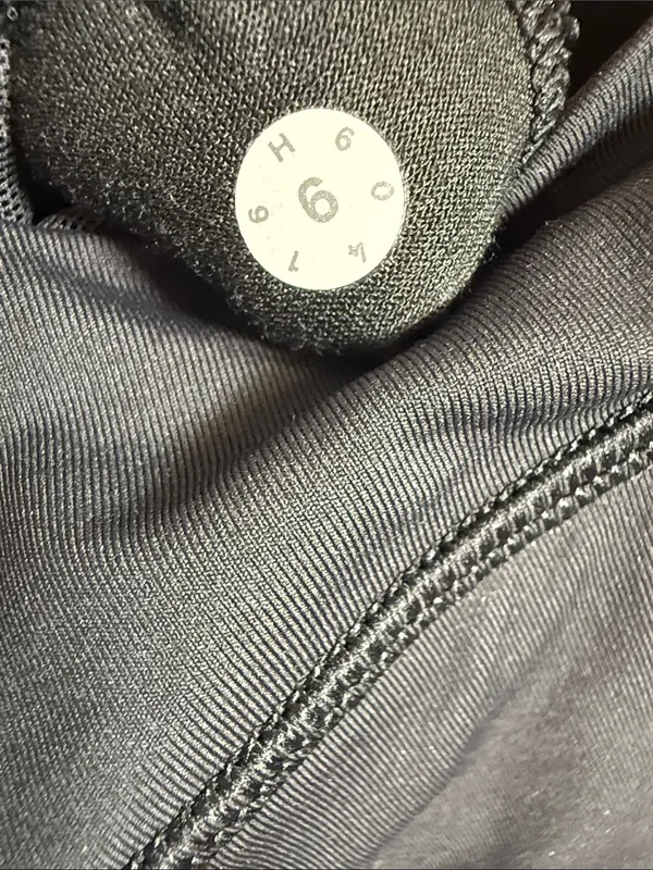 Lululemon Both Ways Sports Bra in Black W2479 Sz 6 - Image 6
