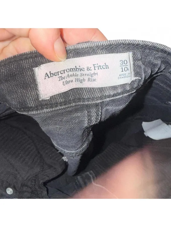 Abercrombie & Fitch Ultra High Rise Ankle Straight Jean - Image 5