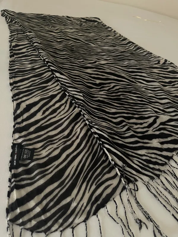 New York & Company Zebra Print Scarf w/ Fringe 🦓 - Image 4