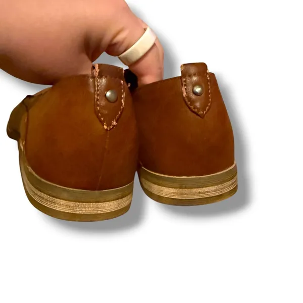 Indigo Rd Loafers Womens 7M Cognac‎ Brown Faux Leather Slip On Almond Toe Flats - Image 5