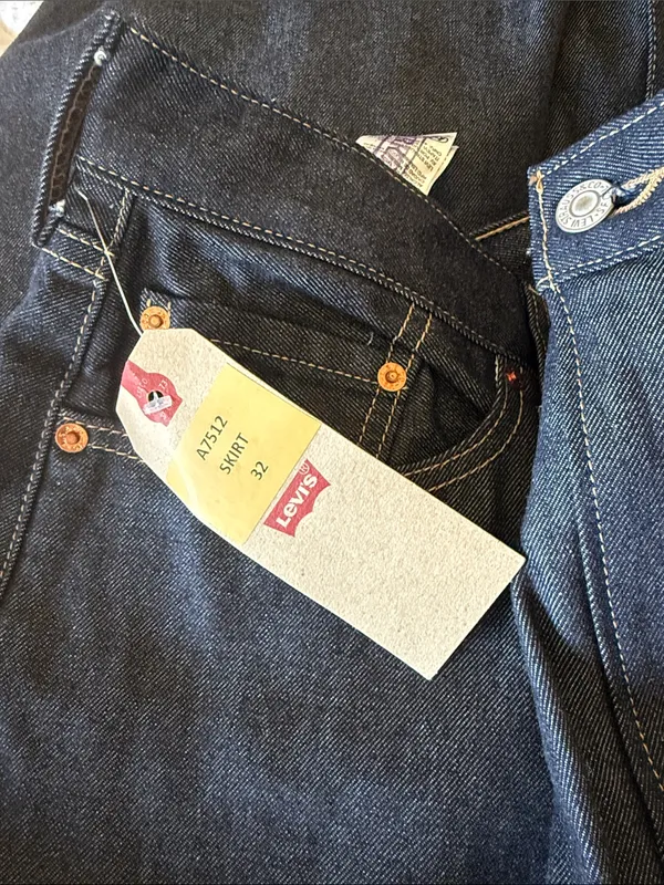 Levi's NWT High-Waist Dark Blue Denim Exposed Maxi Skirt SZ-32 pockets - Image 6