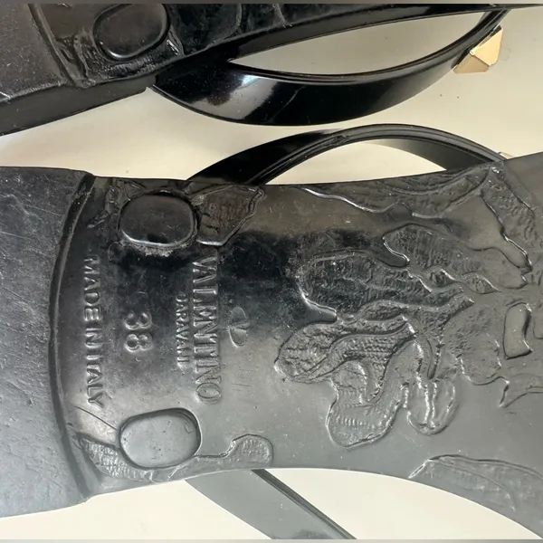 Valentino Garavani ROCKSTUD RUBBER SLIPPER 38 - Image 11
