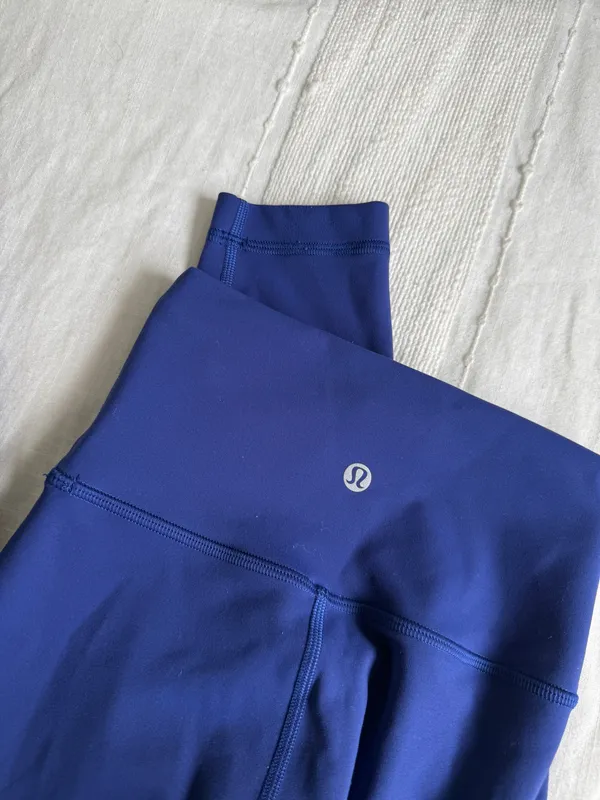 NWOT Lululemon Blue Align Leggings - Image 3