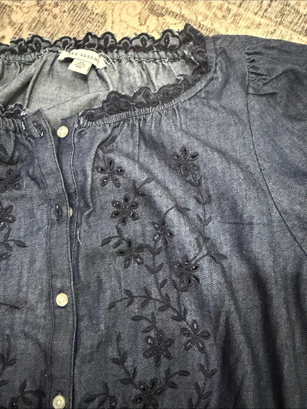 Denim Blue Embroidered Short - Image 3