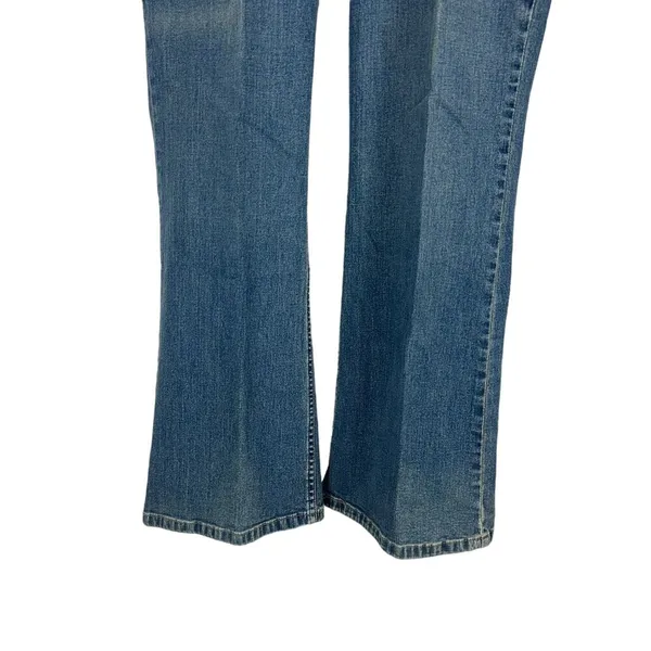 Signature by Levi's Women's At Waist Bootcut Denim Jeans Size 14 Short - Image 2
