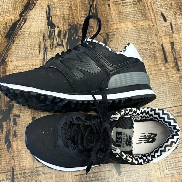 New Balance 574 Black & White Sneakers Women’s Size 5 - Image 11