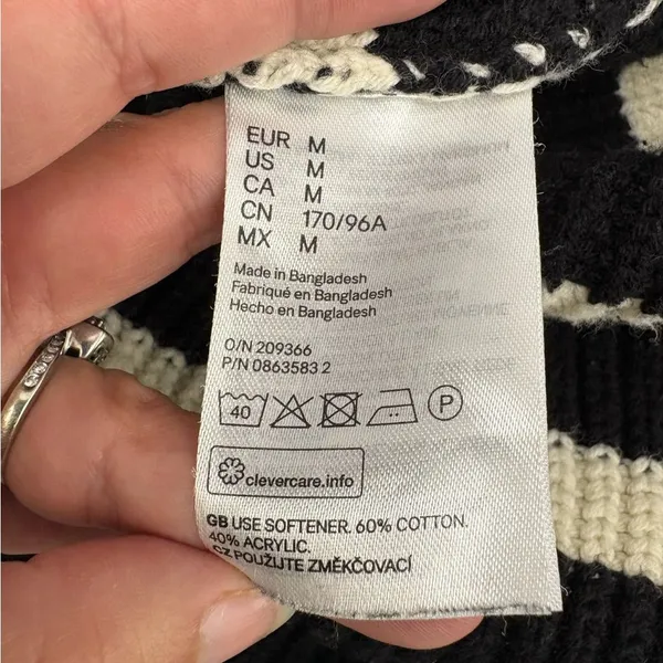 H&M oversized striped knit sweater black and white medium - Image 8