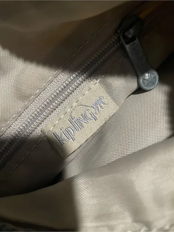 Kipling Beige Crossbody Bag with Double Zip Pockets - Image 4